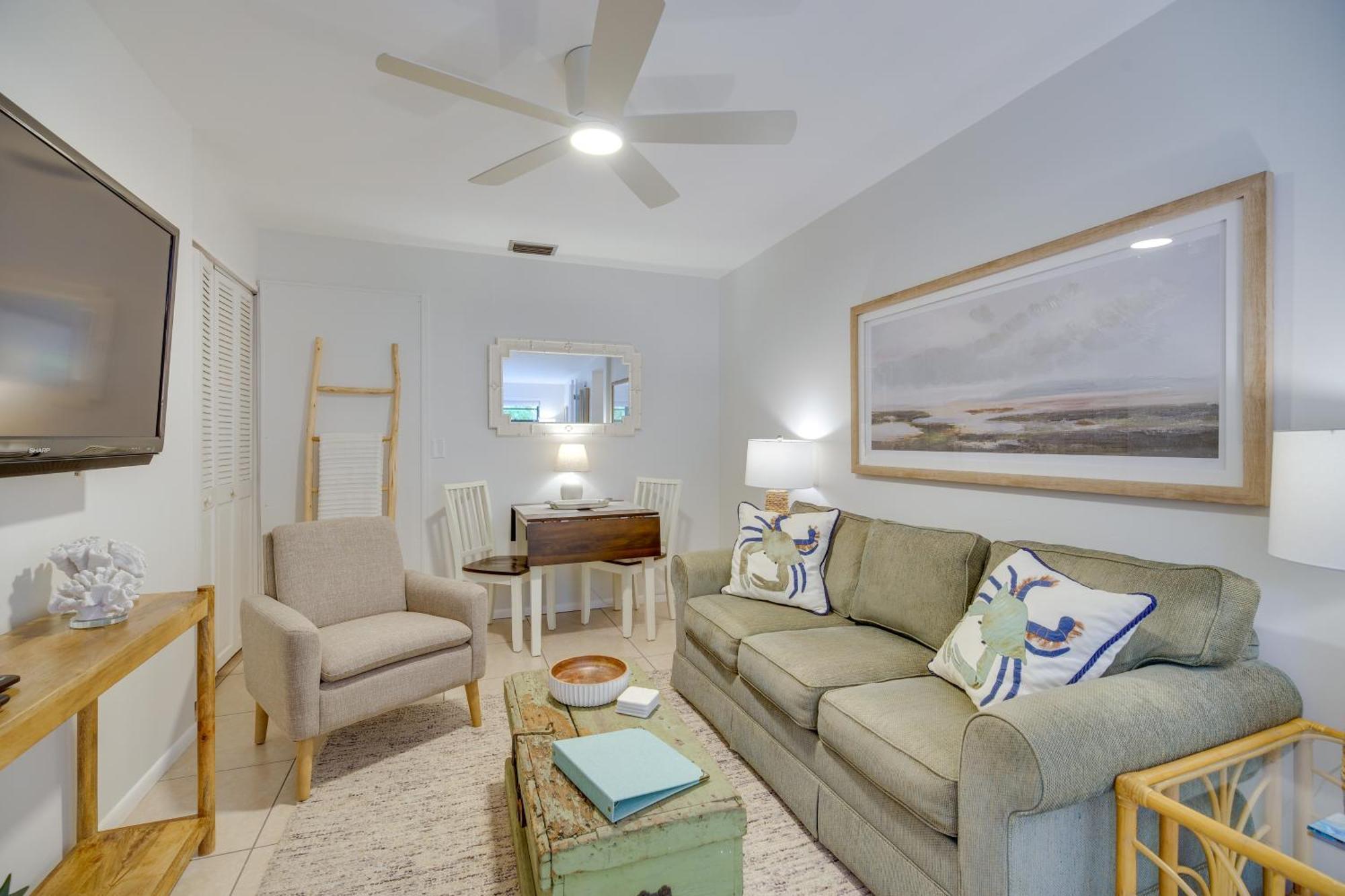 Apartment Vero With Shared Patio About 3 Mi To Beach! *