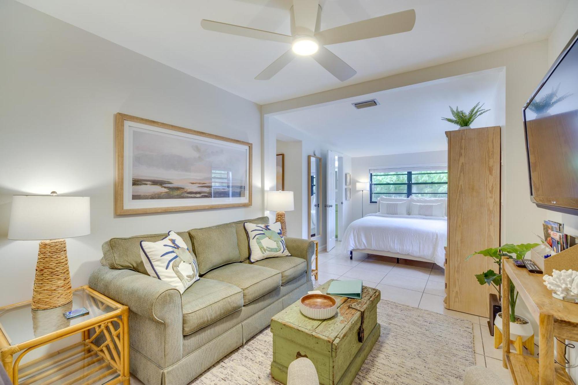 Vero With Shared Patio About 3 Mi To Beach! Apartment