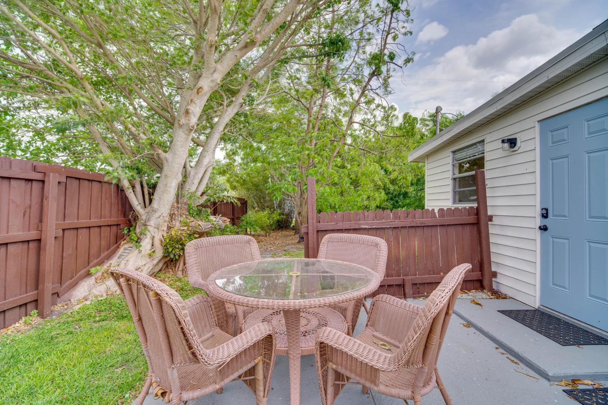 Apartment Vero With Shared Patio About 3 Mi To Beach! Vero Beach