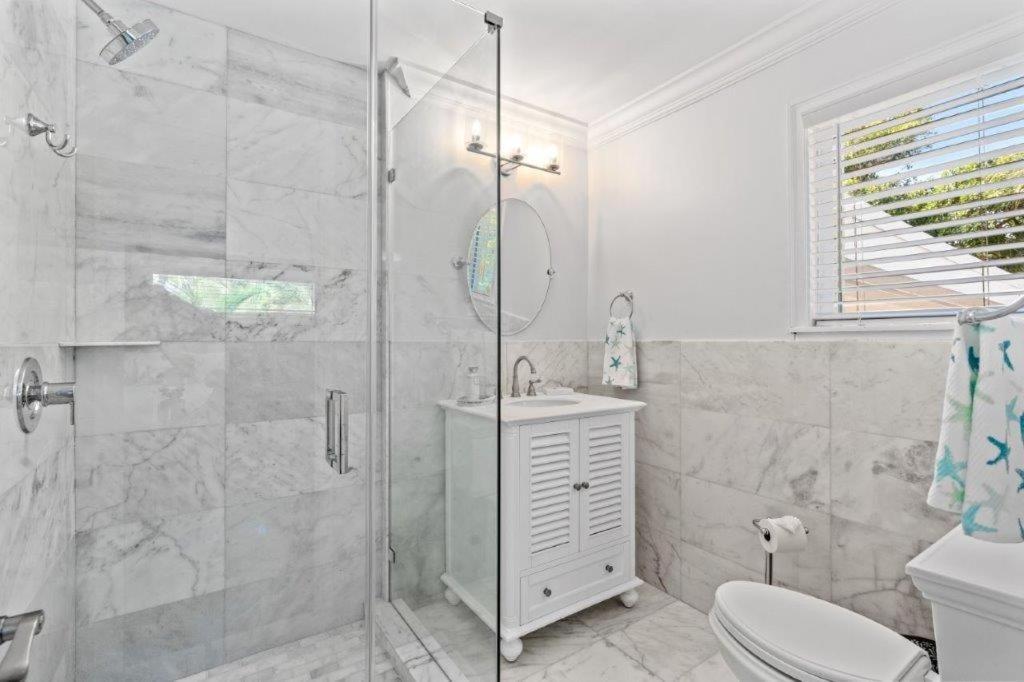 Beautifully Renovated 5 Bedroom Vero