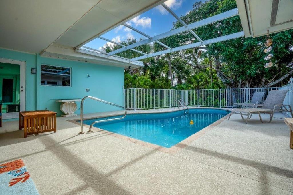 Beautifully Renovated 5 Bedroom Vero Vero Beach