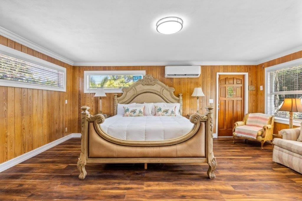 Beautifully Renovated 5 Bedroom Vero Holiday home Vero Beach