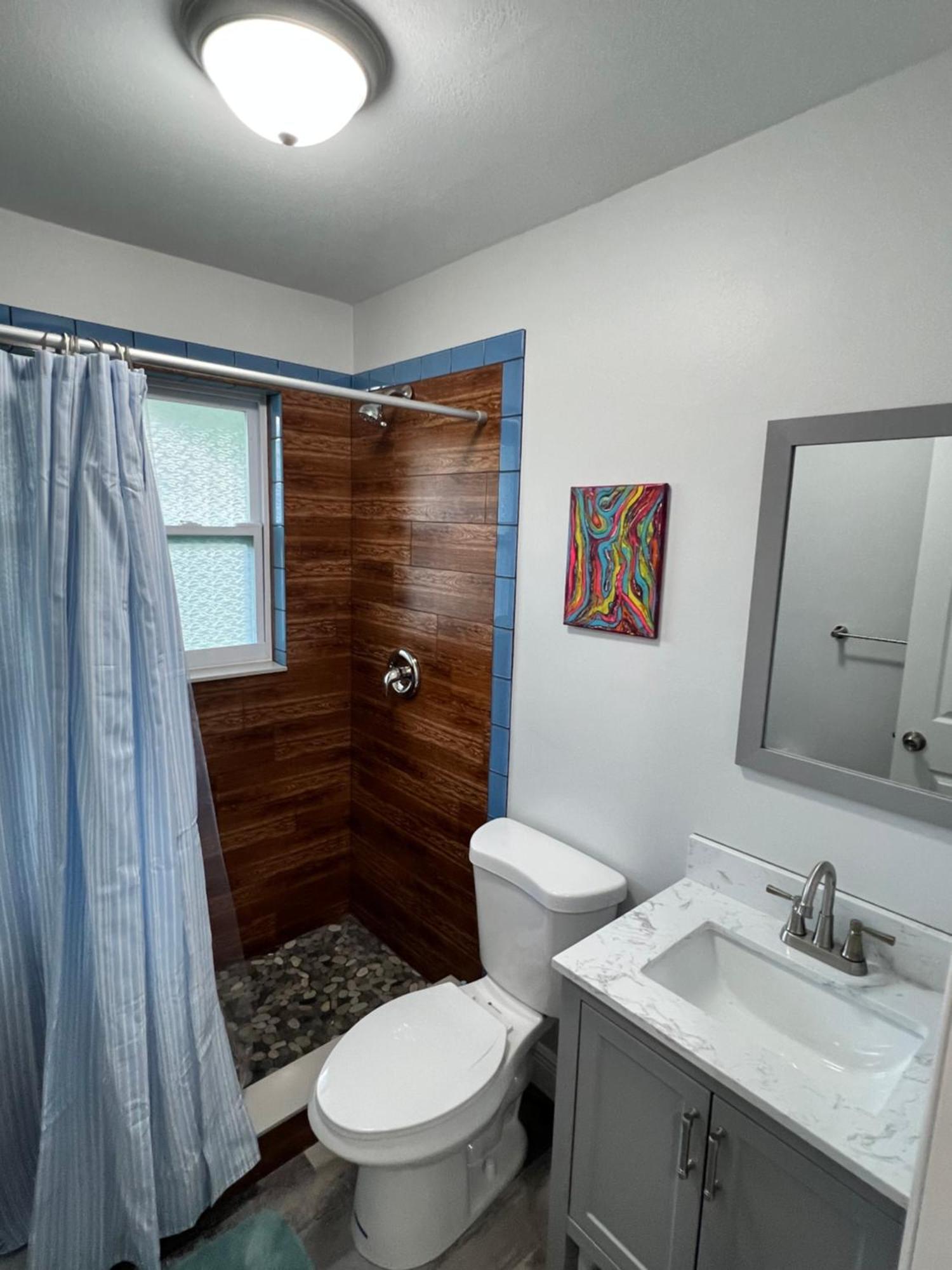 875 Oasis #3 Apartment