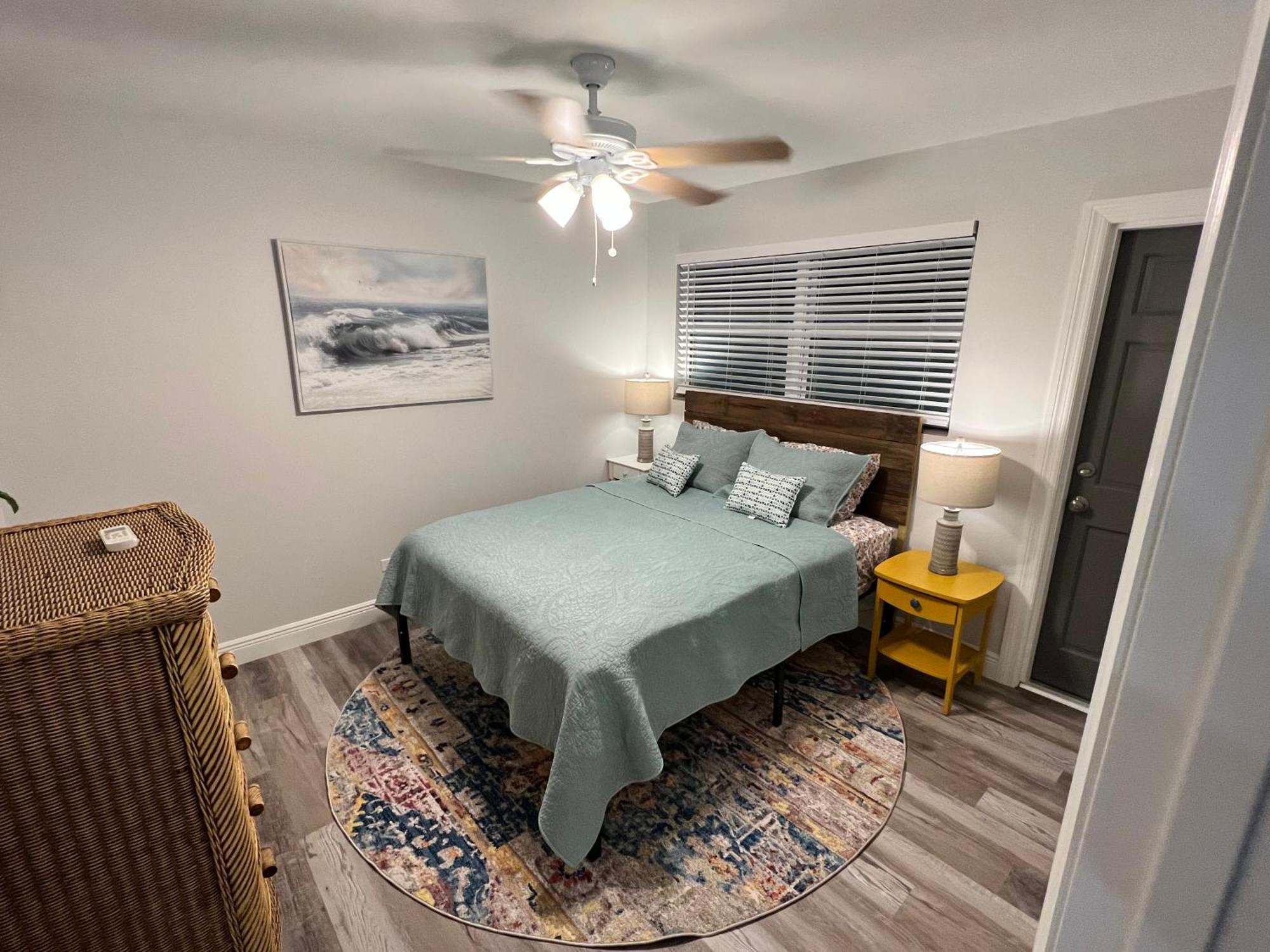 Apartment 875 Oasis #3