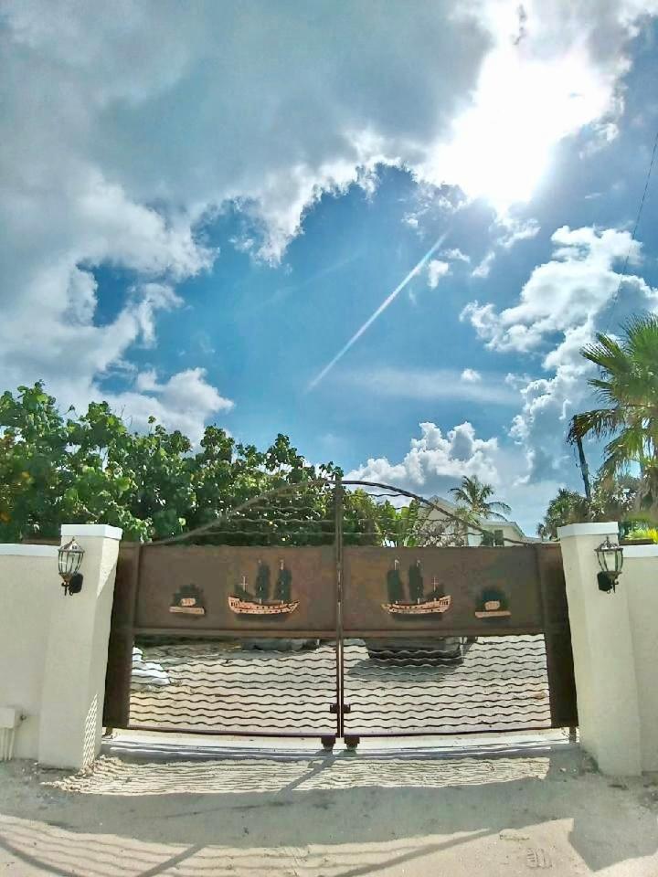 Treasure House Villa *