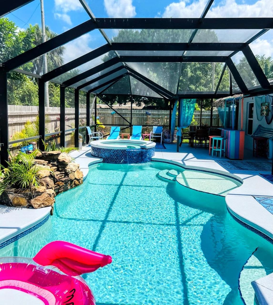 Private Paradise *
