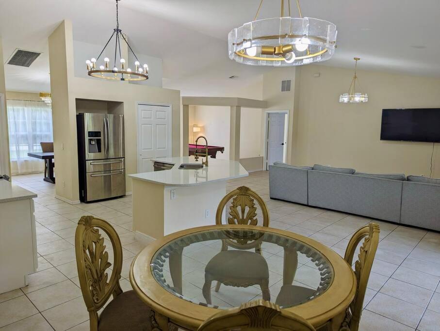Spacious Family Retreat - Pet Friendly Holiday home