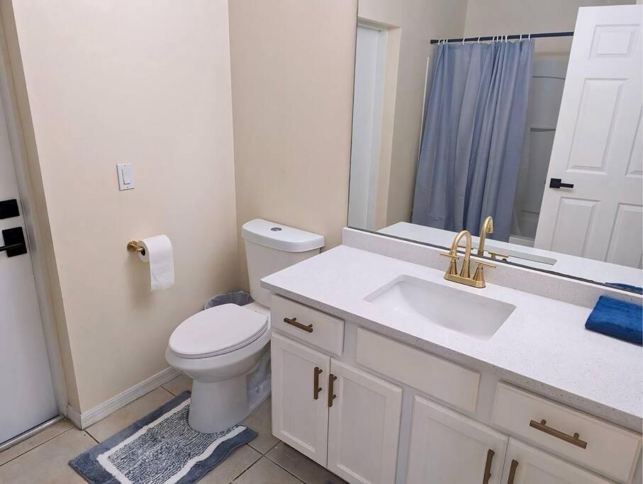 Spacious Family Retreat - Pet Friendly Vero Beach