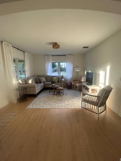 Highland House In Downtown Vero Holiday home *