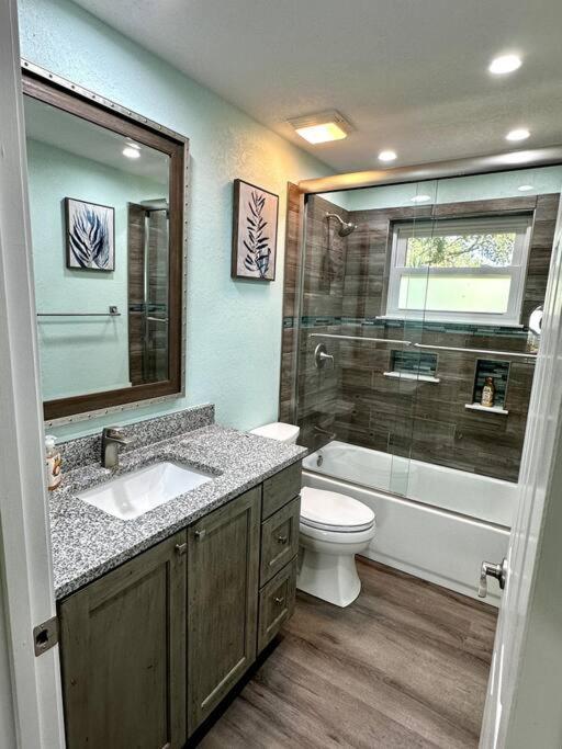 Vero Oaks Stroll To Includes Mini Golf And Jacuzzi