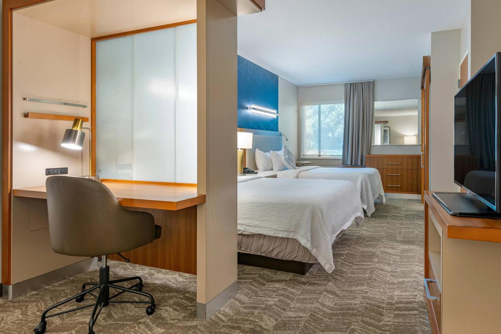 Springhill Vero Hotel 3*