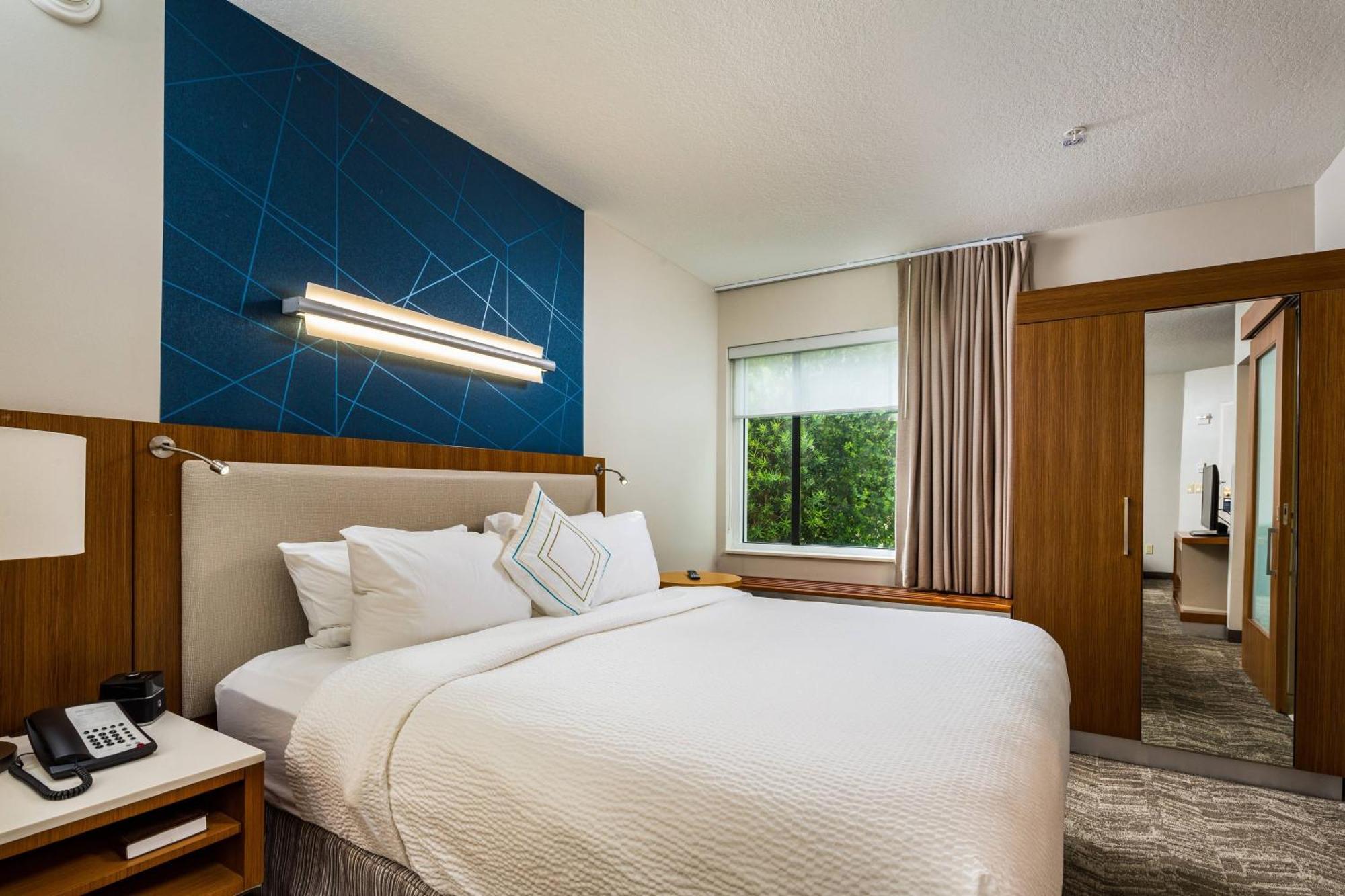 Springhill Vero Hotel 3*