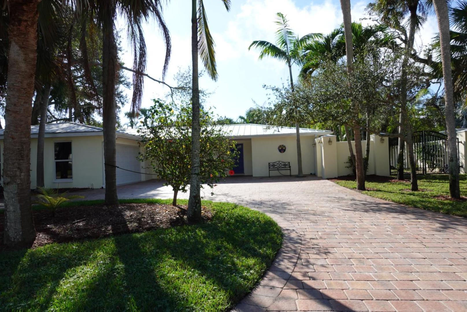 H-1 746 Fiddlewood Rd Vero Florida *