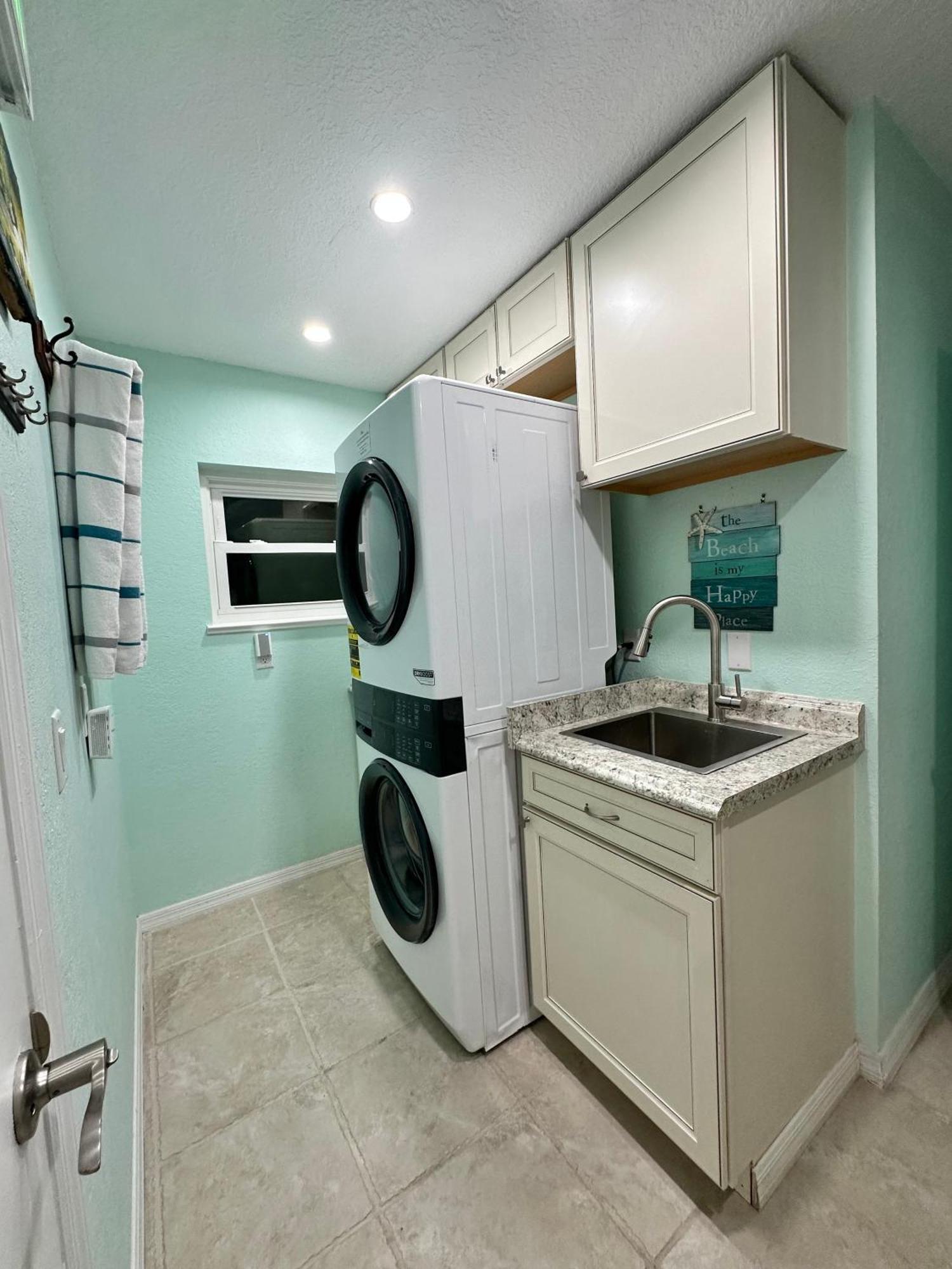 Holiday home Vero Oaks Stroll To Includes Mini Golf And Jacuzzi *