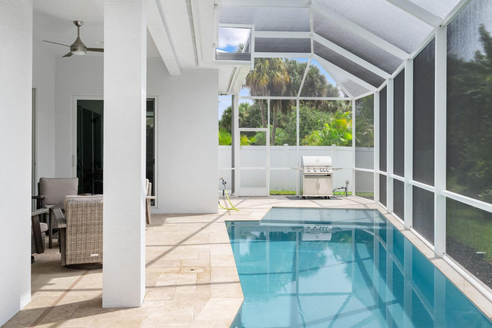 Holiday home Beachside Bliss 3br, Heated Pool, Sleeps 10! *