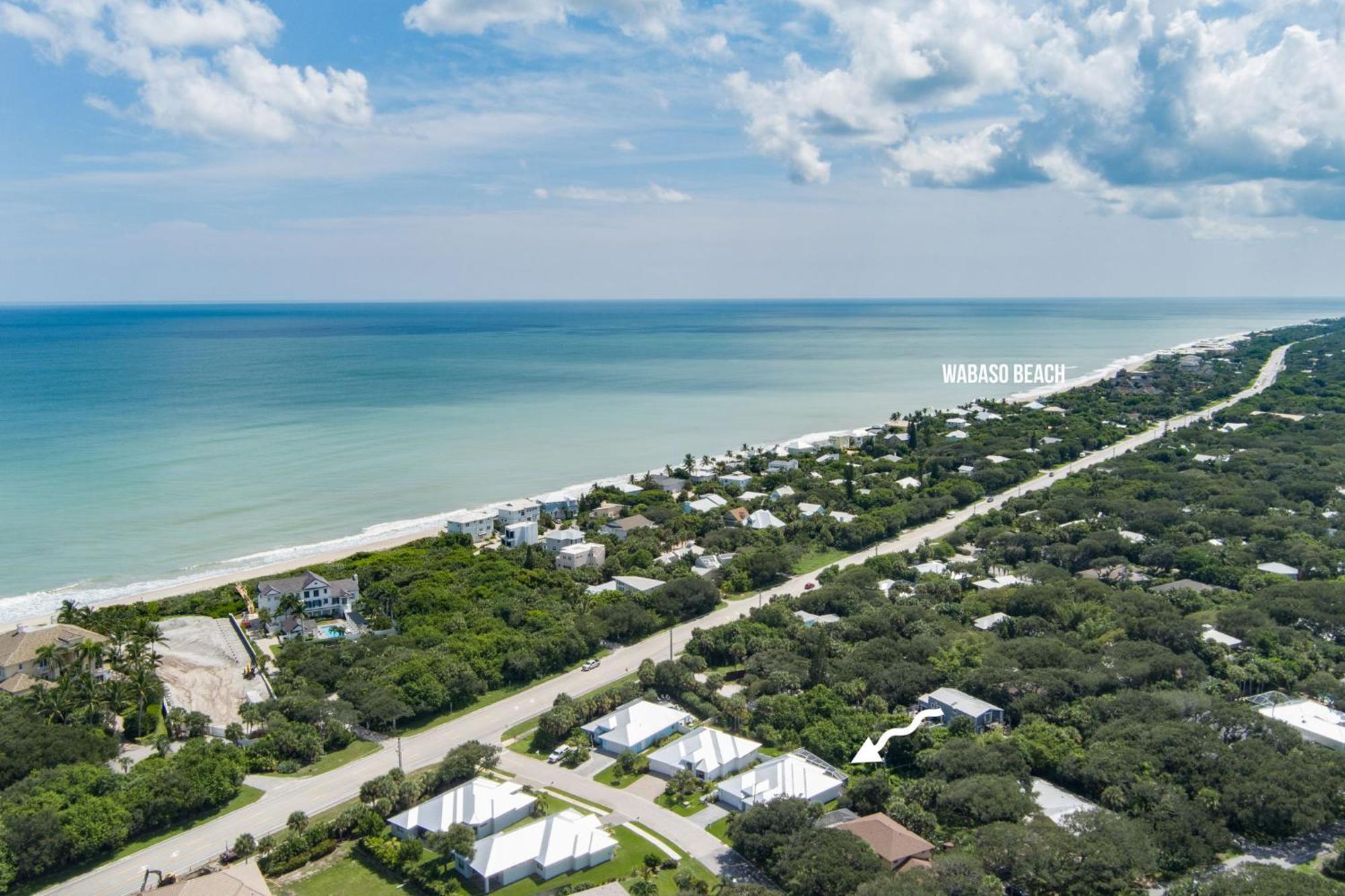 Beachside Bliss 3br, Heated Pool, Sleeps 10! Vero Beach