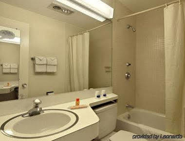 Hotel Howard Johnson By Wyndham Vero / Downtown Vero Beach