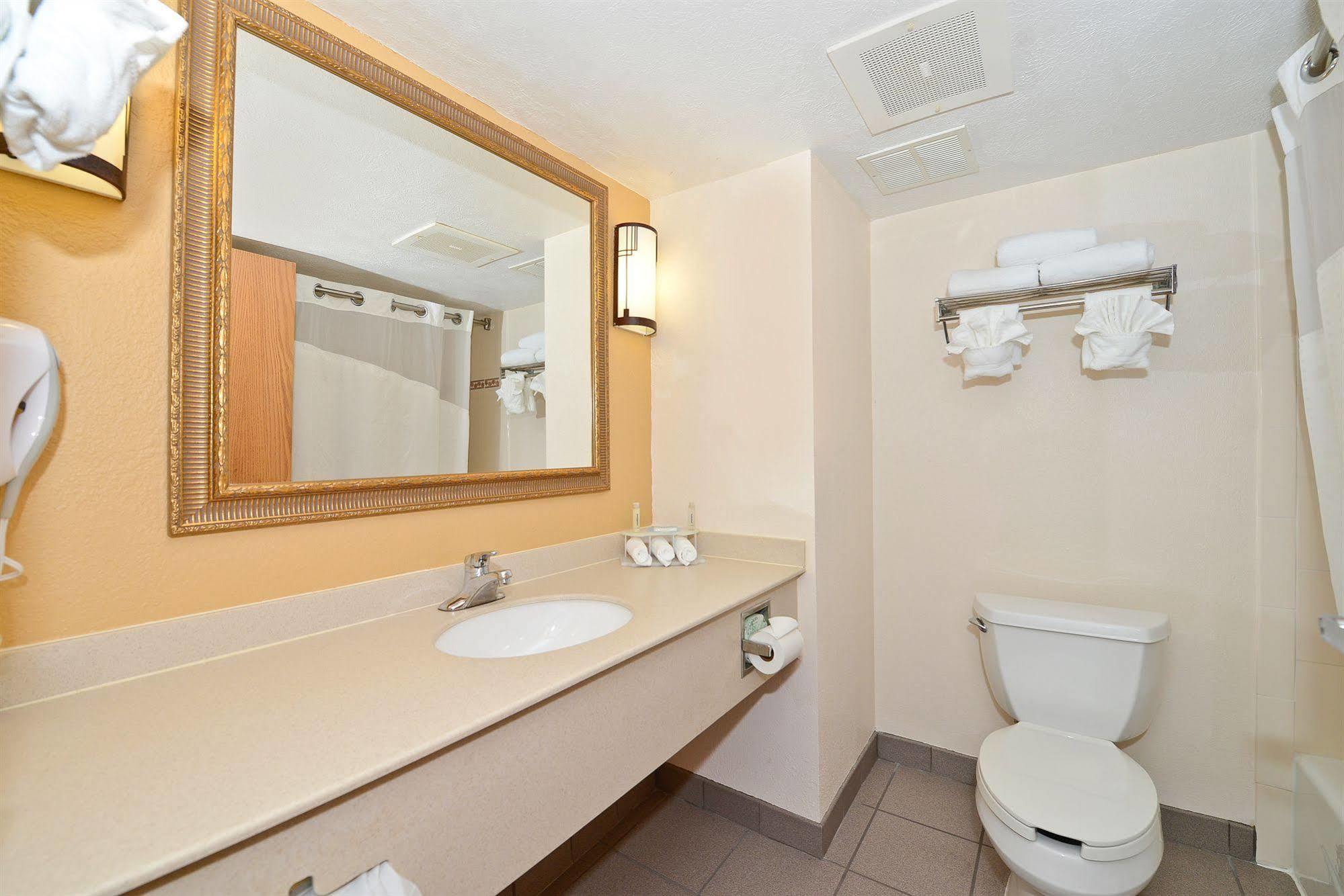 Hotel Express Vero Beach-west I-95 By Ihg 3*