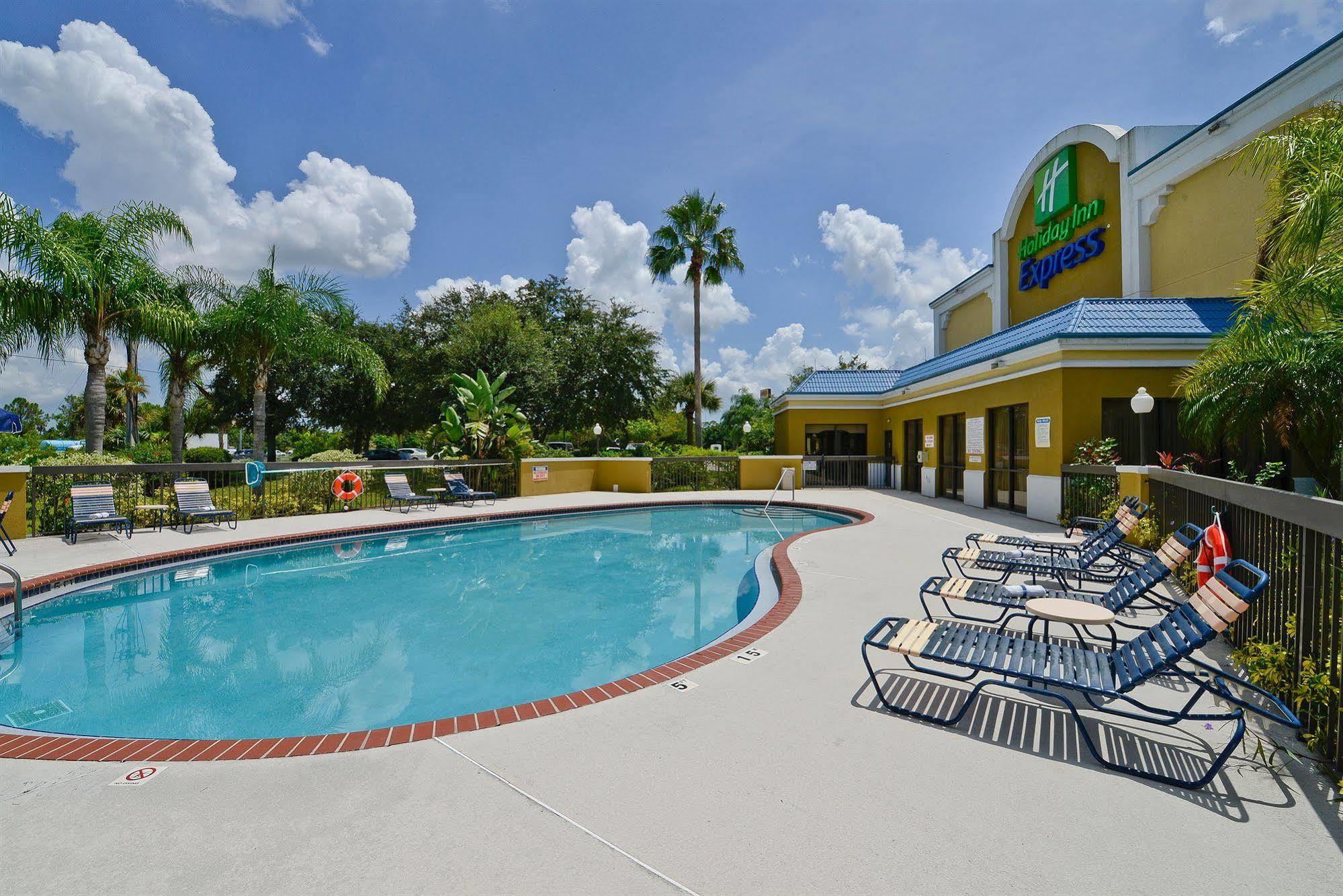 Hotel Express Vero Beach-west I-95 By Ihg 3*