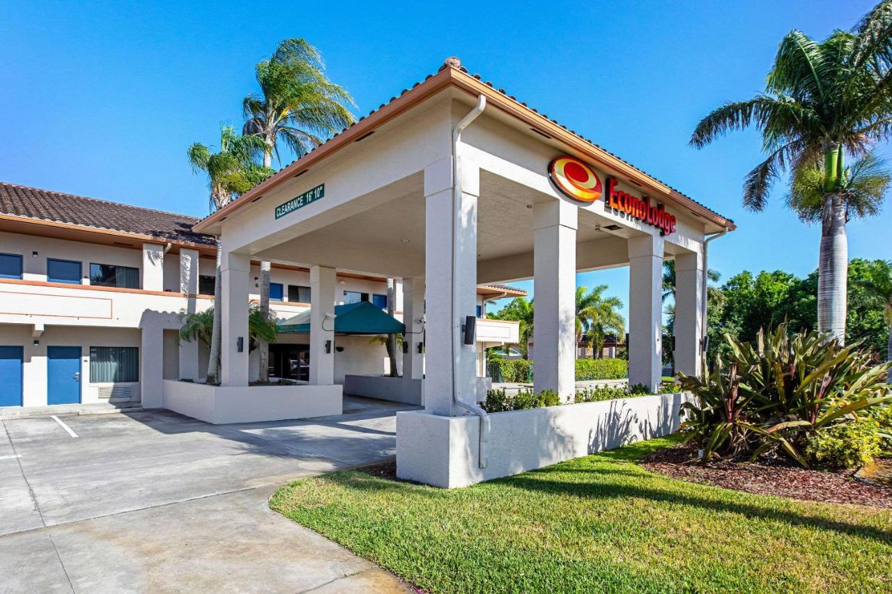 Lodge Econo Vero - Downtown *