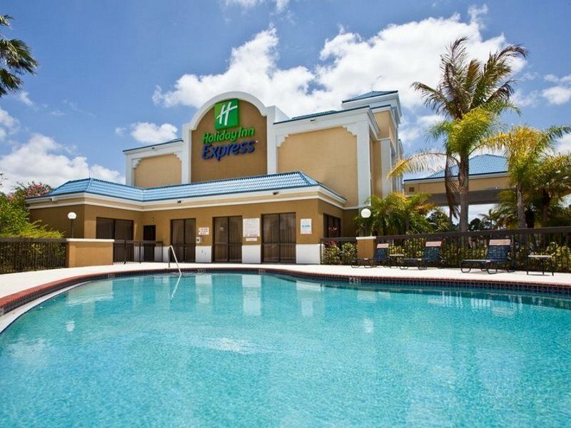 Hotel Express Vero Beach-west I-95 By Ihg Vero Beach