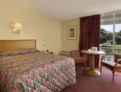 Howard Johnson By Wyndham Vero / Downtown Vero Beach