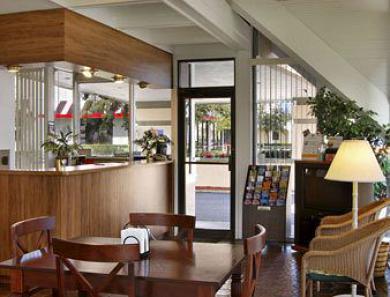 Howard Johnson By Wyndham Vero / Downtown 2*