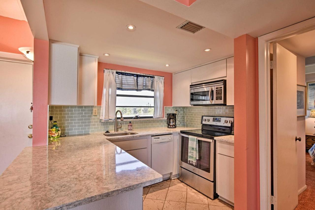 Waterfront Vero With Ocean-view Balcony * Vero Beach