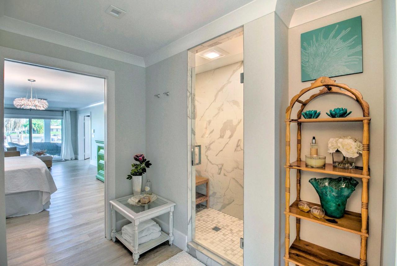 Lavish Vero Escape With Pool, Patio And Dock! Vero Beach