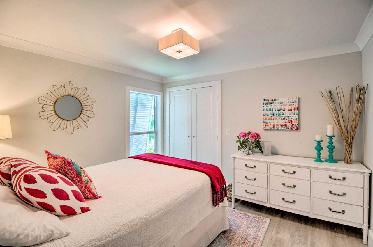 Lavish Vero Escape With Pool, Patio And Dock! Holiday home Vero Beach