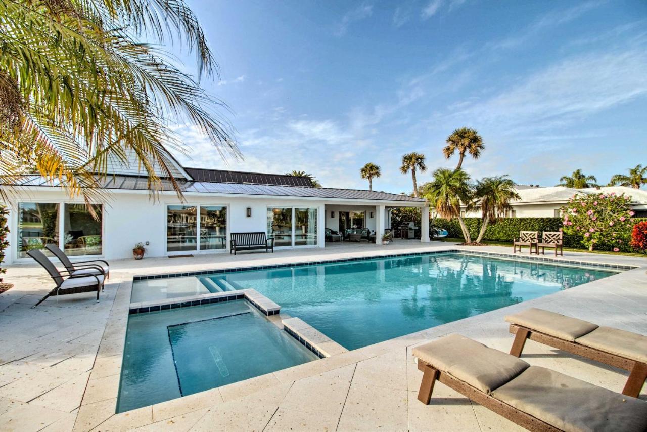 Holiday home Lavish Vero Escape With Pool, Patio And Dock! *