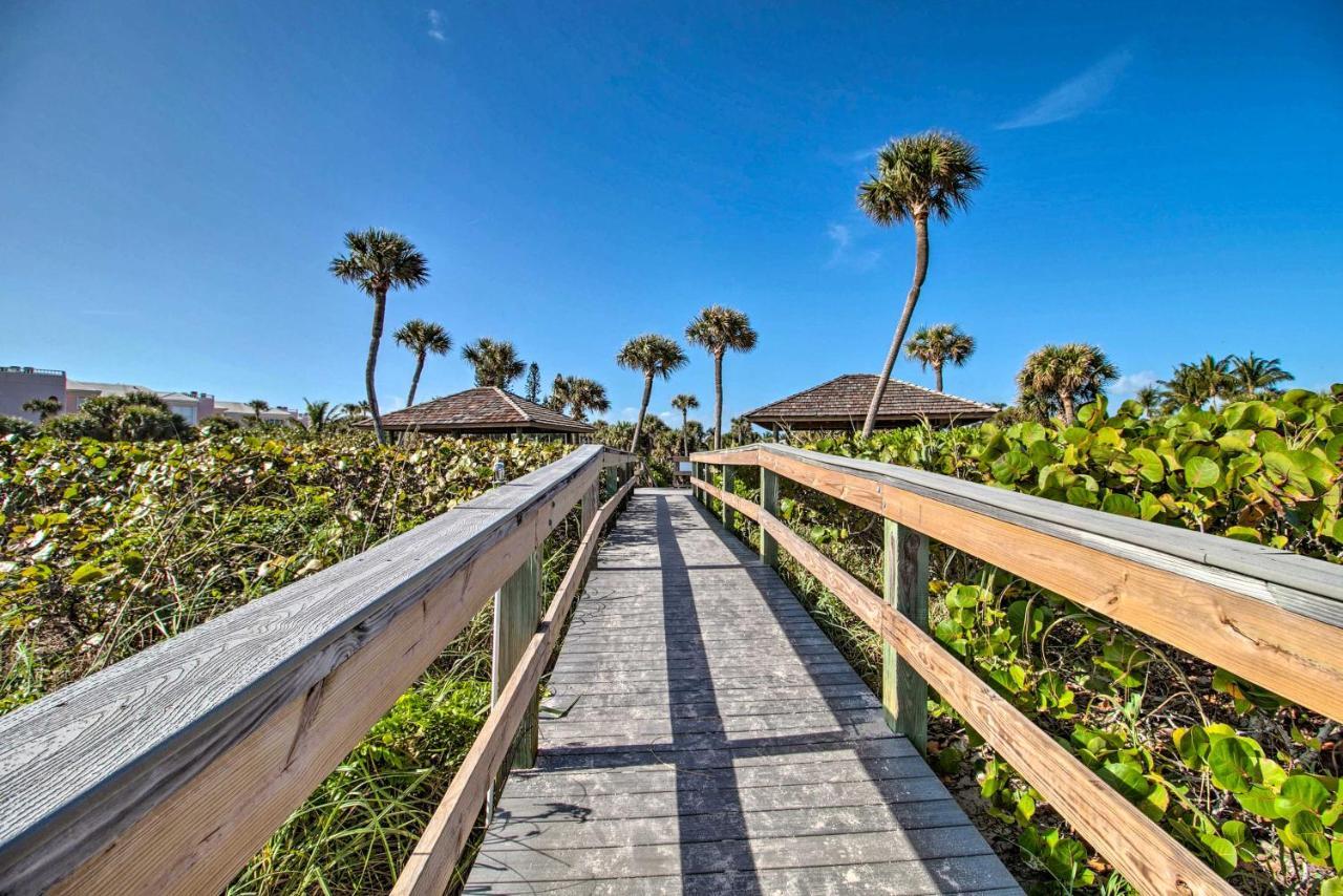 Holiday home Lavish Vero Escape With Pool, Patio And Dock! *