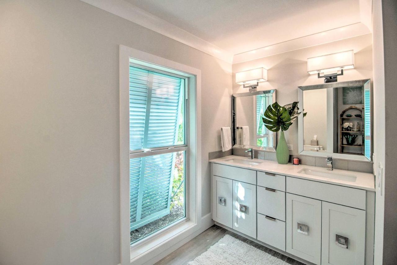 Holiday home Lavish Vero Escape With Pool, Patio And Dock! *