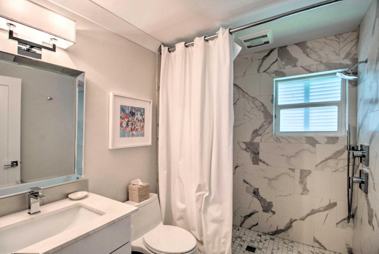 Holiday home Lavish Vero Escape With Pool, Patio And Dock!