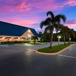Hometowne Studios By Red Roof Vero Beach - I-95