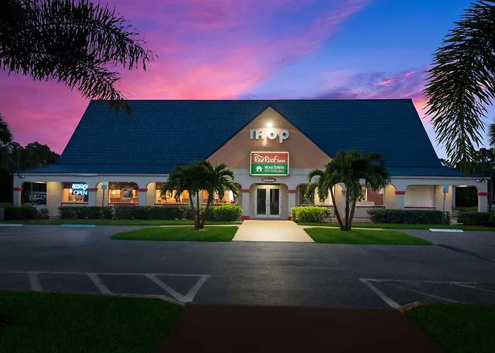 Hometowne Studios By Red Roof Vero Beach - I-95