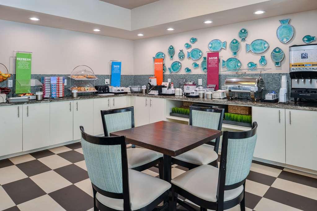 Hampton Vero Outlets 5*