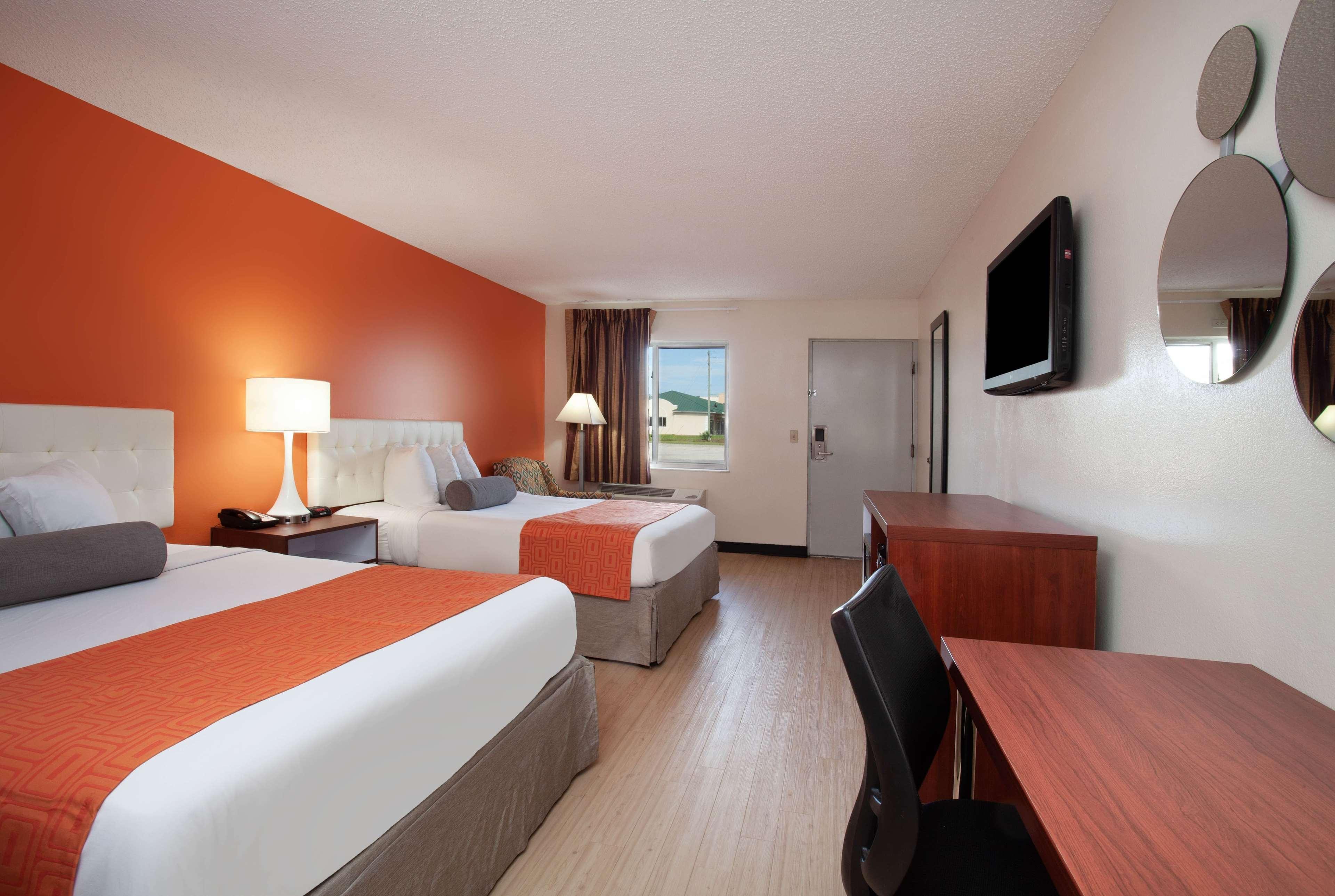 Howard Johnson By Wyndham Vero Beach/i-95 Vero Beach