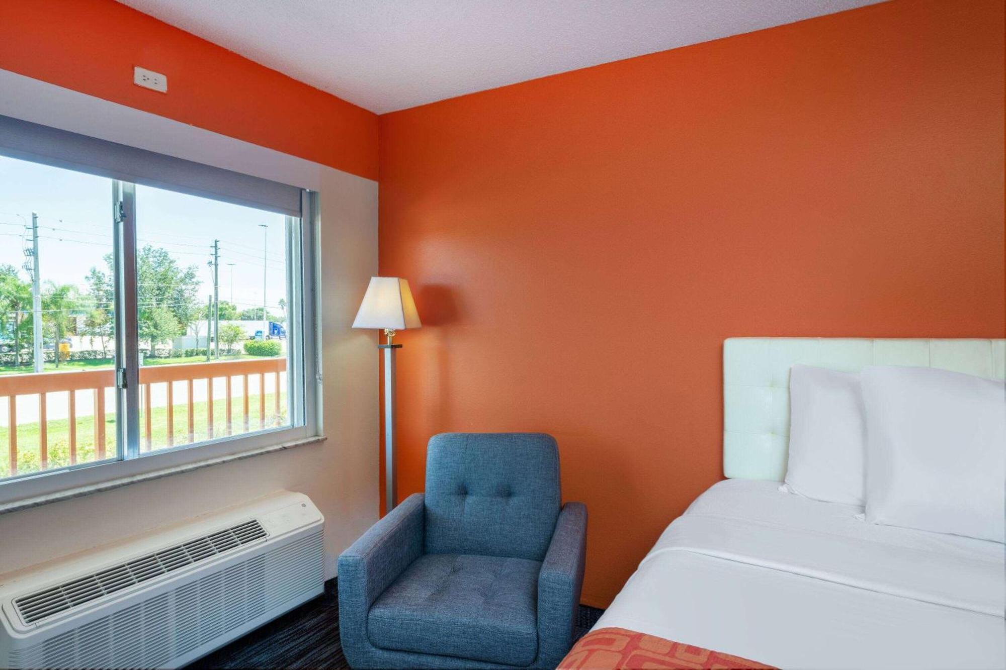 Howard Johnson By Wyndham Vero Beach/i-95 Hotel Vero Beach
