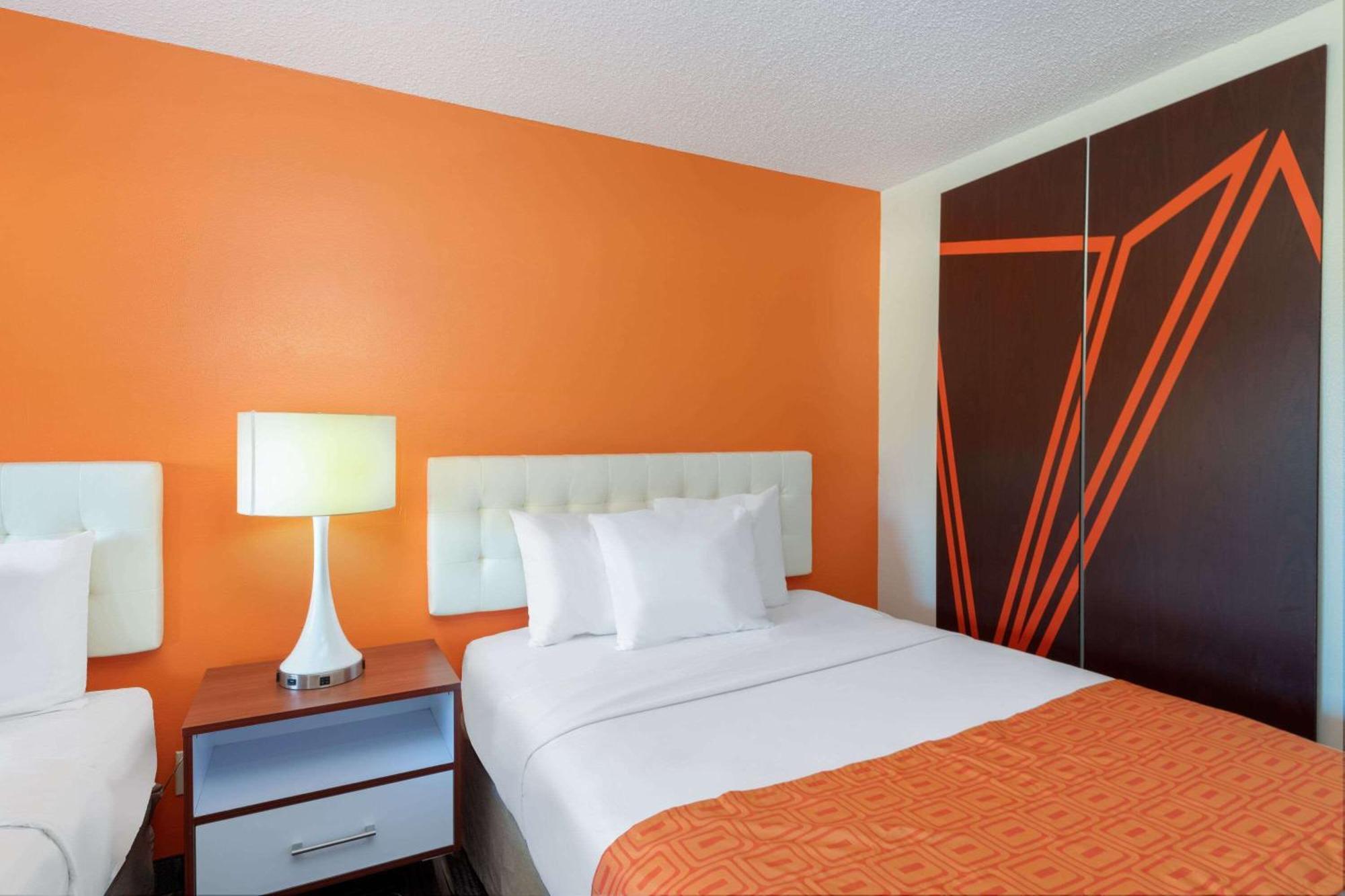 Howard Johnson By Wyndham Vero Beach/i-95 2*