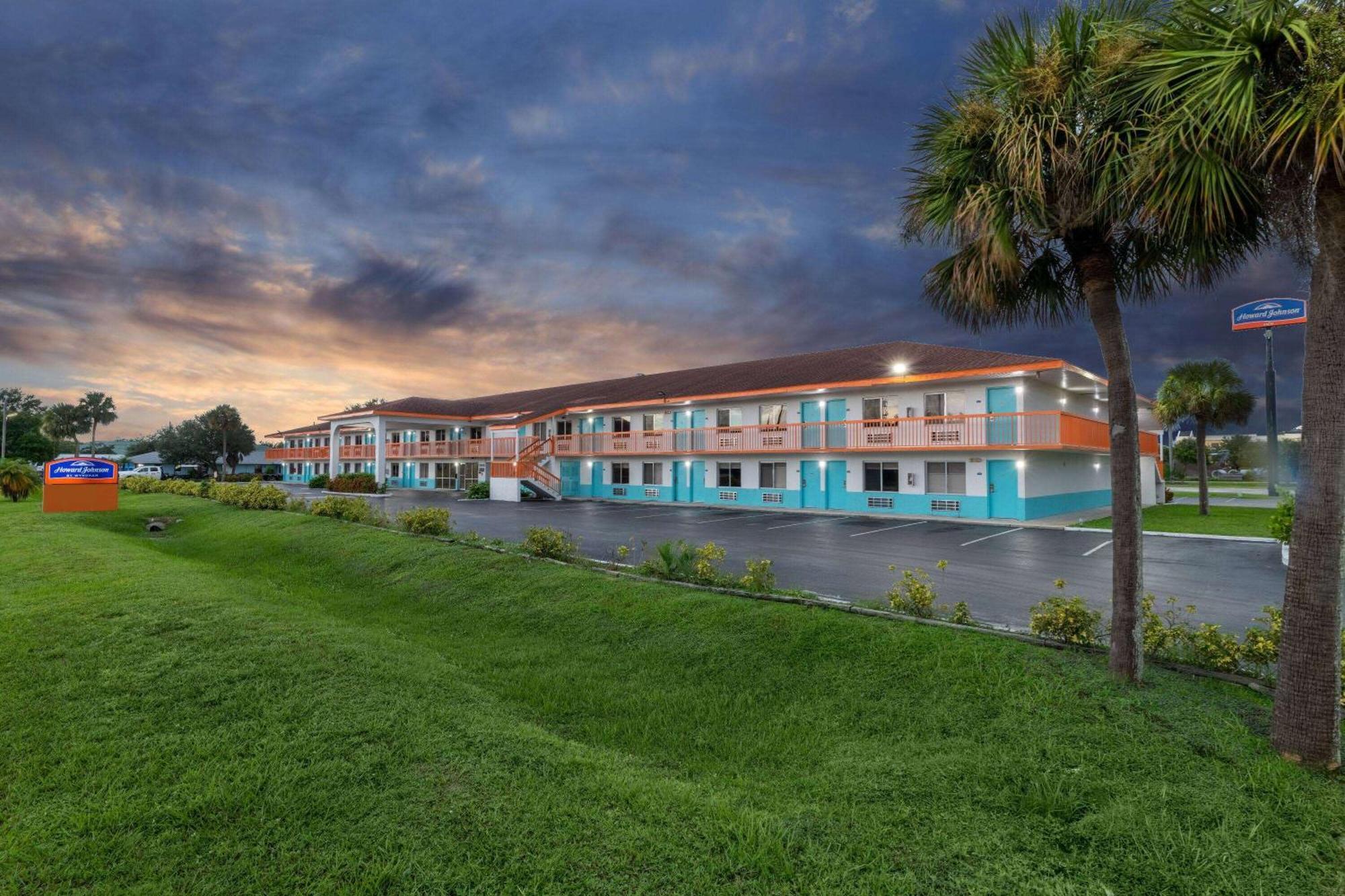 Hotel Howard Johnson By Wyndham Vero Beach/i-95