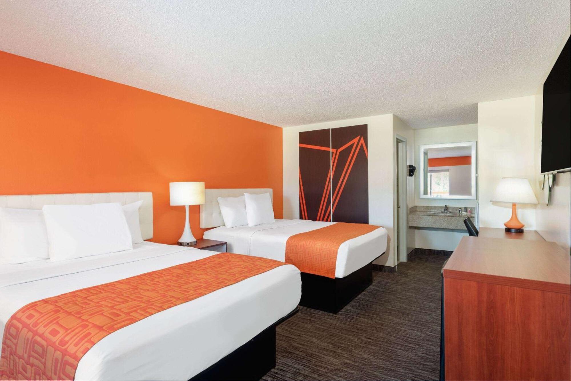Howard Johnson By Wyndham Vero Beach/i-95