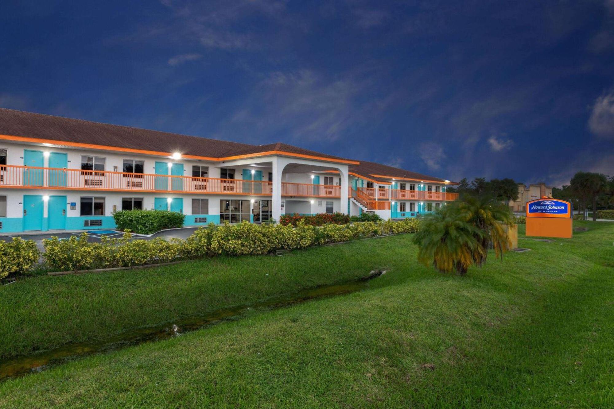 Hotel Howard Johnson By Wyndham Vero Beach/i-95