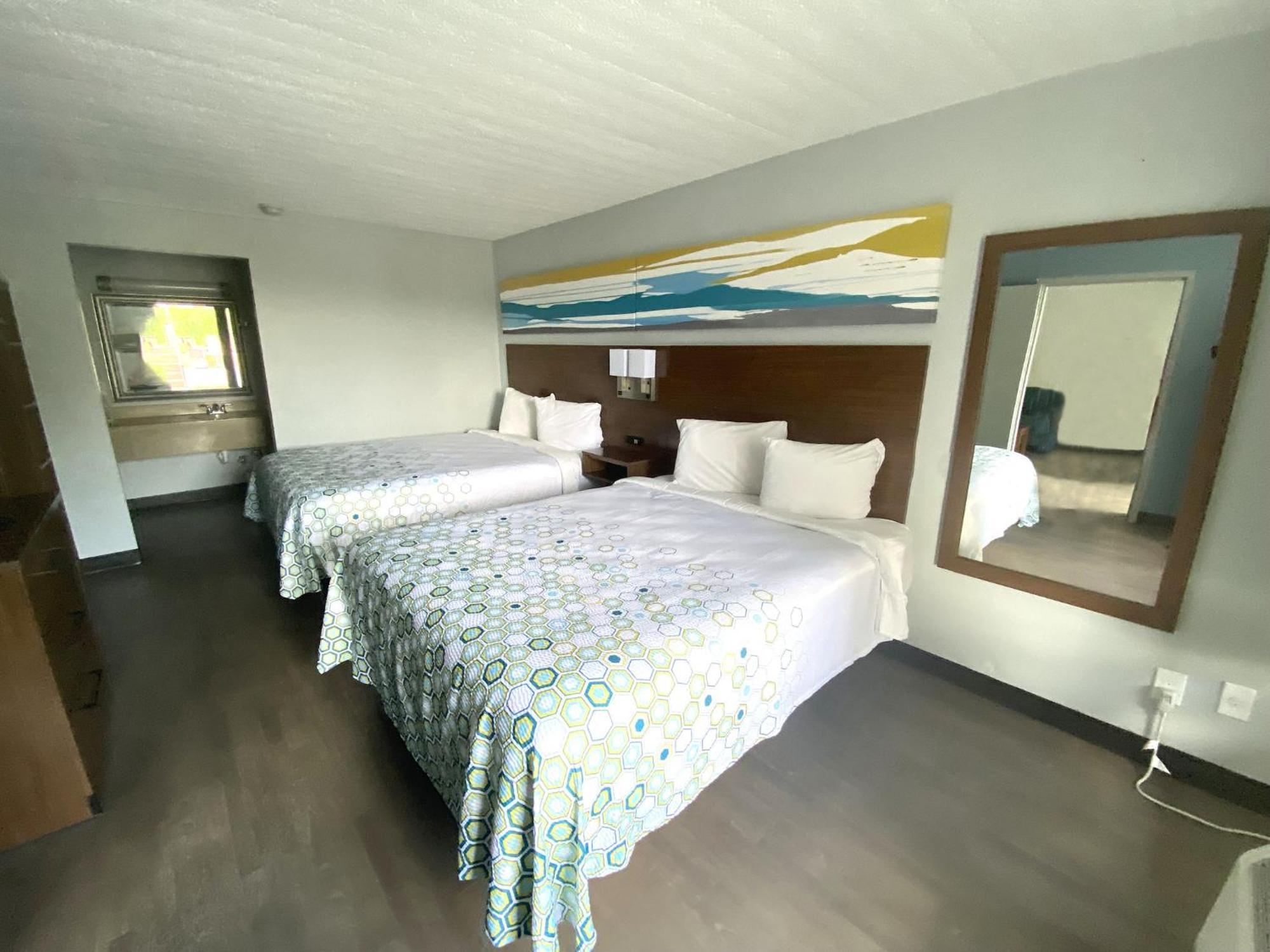 Hotel Hometowne By Red Roof Vero - I-95
