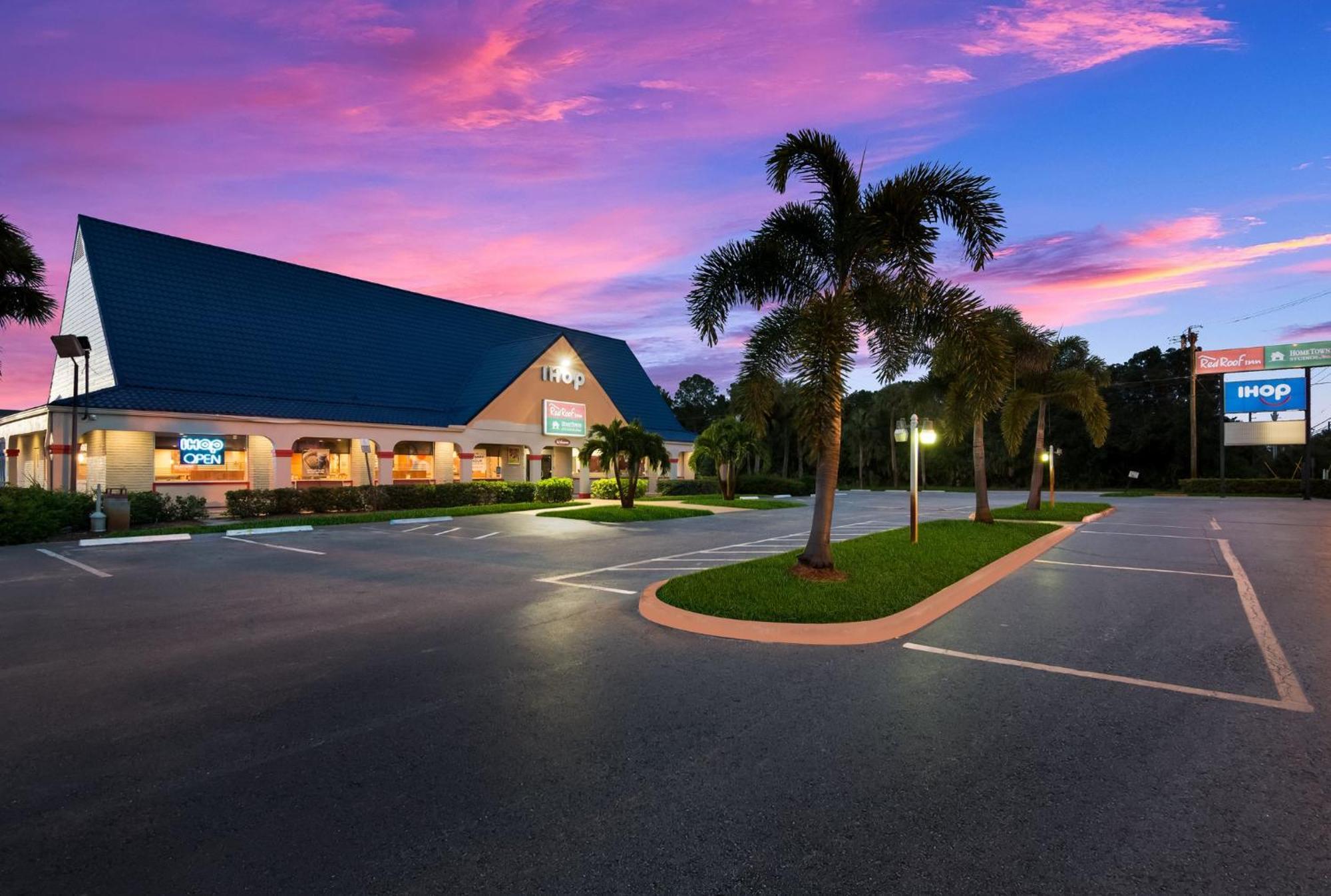 Hotel Hometowne By Red Roof Vero - I-95 Vero Beach